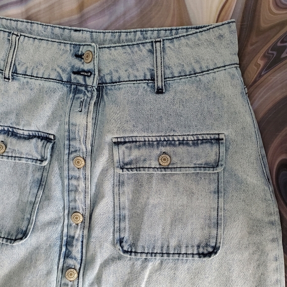 Meli Light Wash Button Front Denim Maxi Skirt - Picture 4 of 9